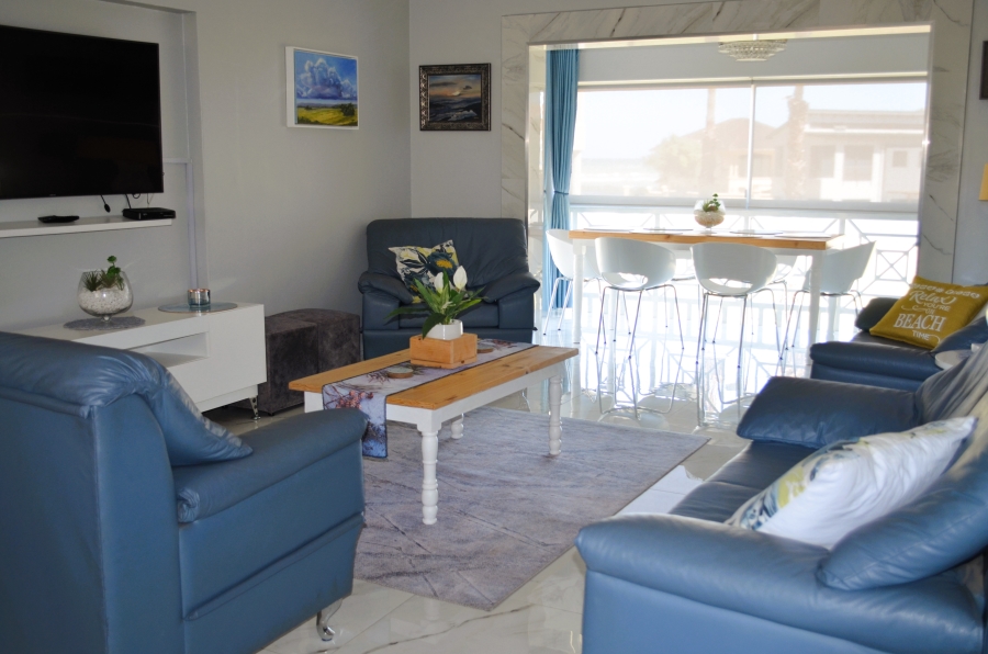 To Let 3 Bedroom Property for Rent in Greenways Golf Estate Western Cape